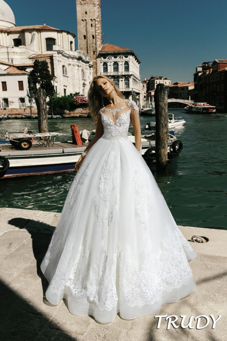Весільна сукня Trudy "Anna Sposa"   ̶2̶0̶ ̶5̶0̶0̶ ̶г̶р̶н̶.̶  10 250 гривень.